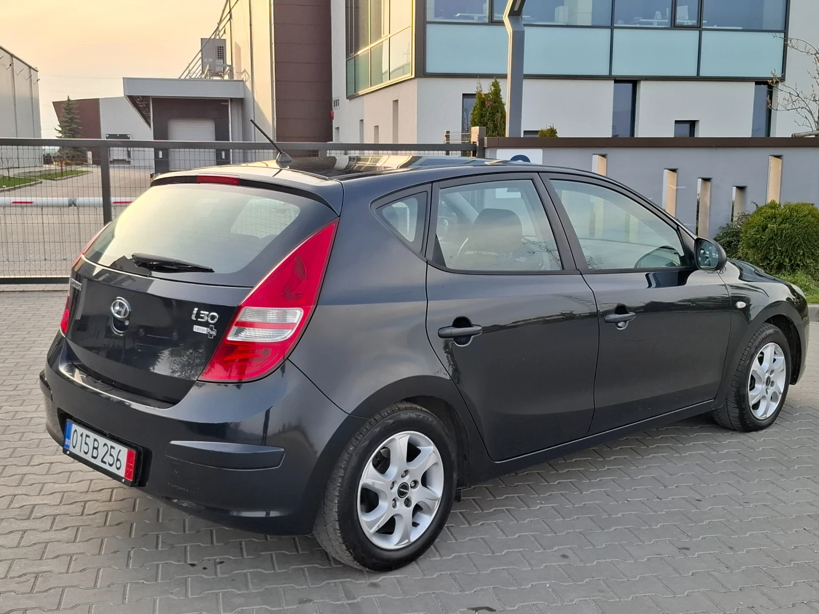 Hyundai I30 1.4i* (109кс)* * HОВ ВНОС* * , снимка 13 - Автомобили и джипове - 54184276