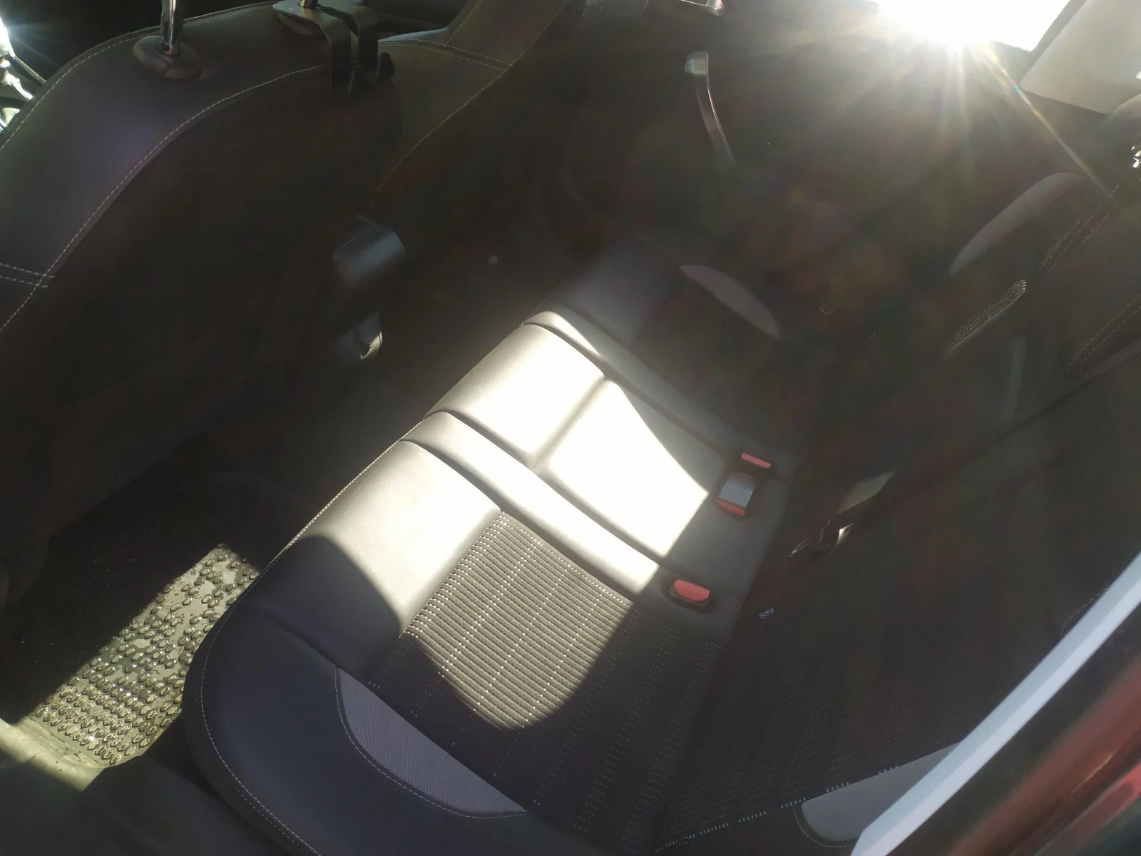 Peugeot 2008, снимка 7 - Автомобили и джипове - 54482284