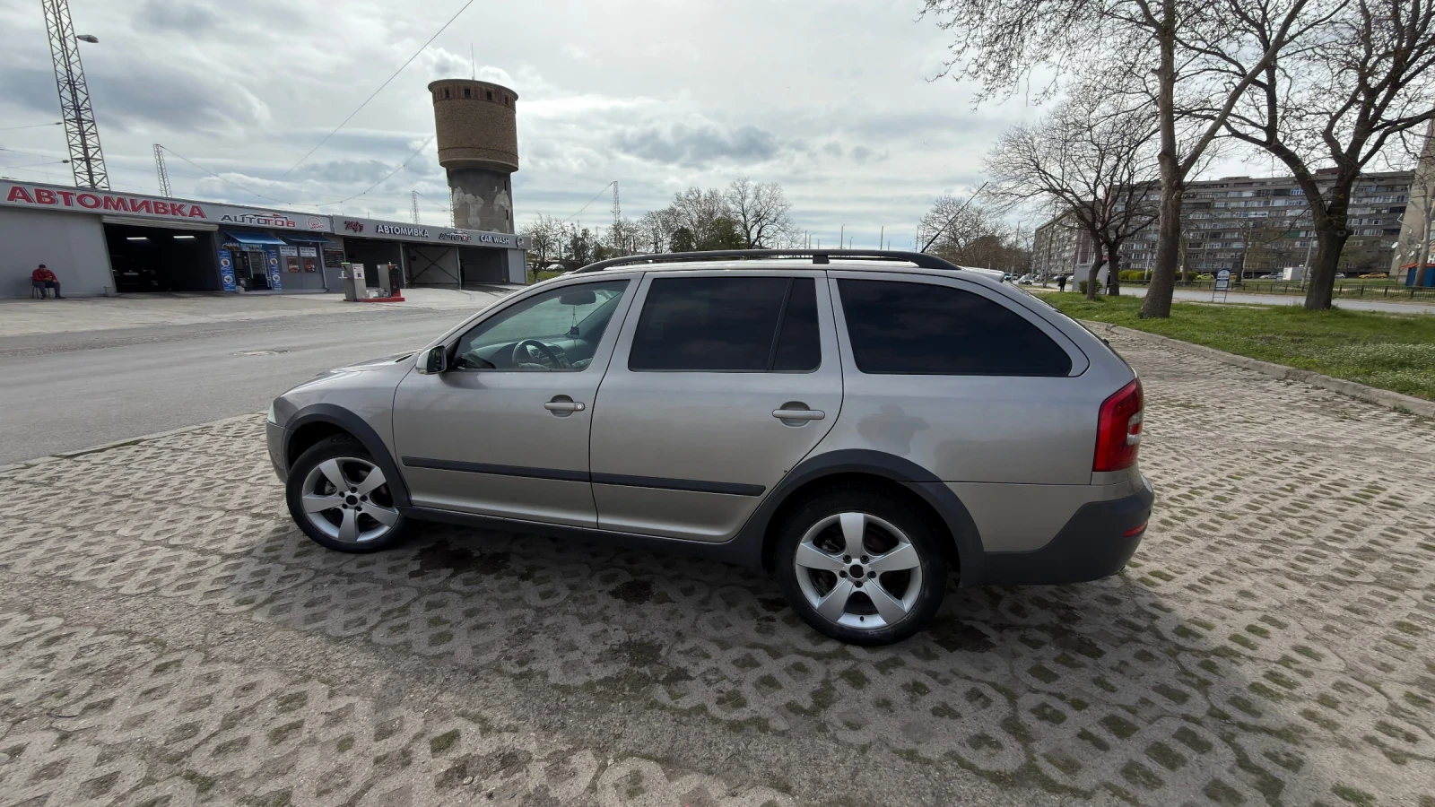 Skoda Octavia Scout 4x4 2.0 BMM, снимка 2 - Автомобили и джипове - 54522325