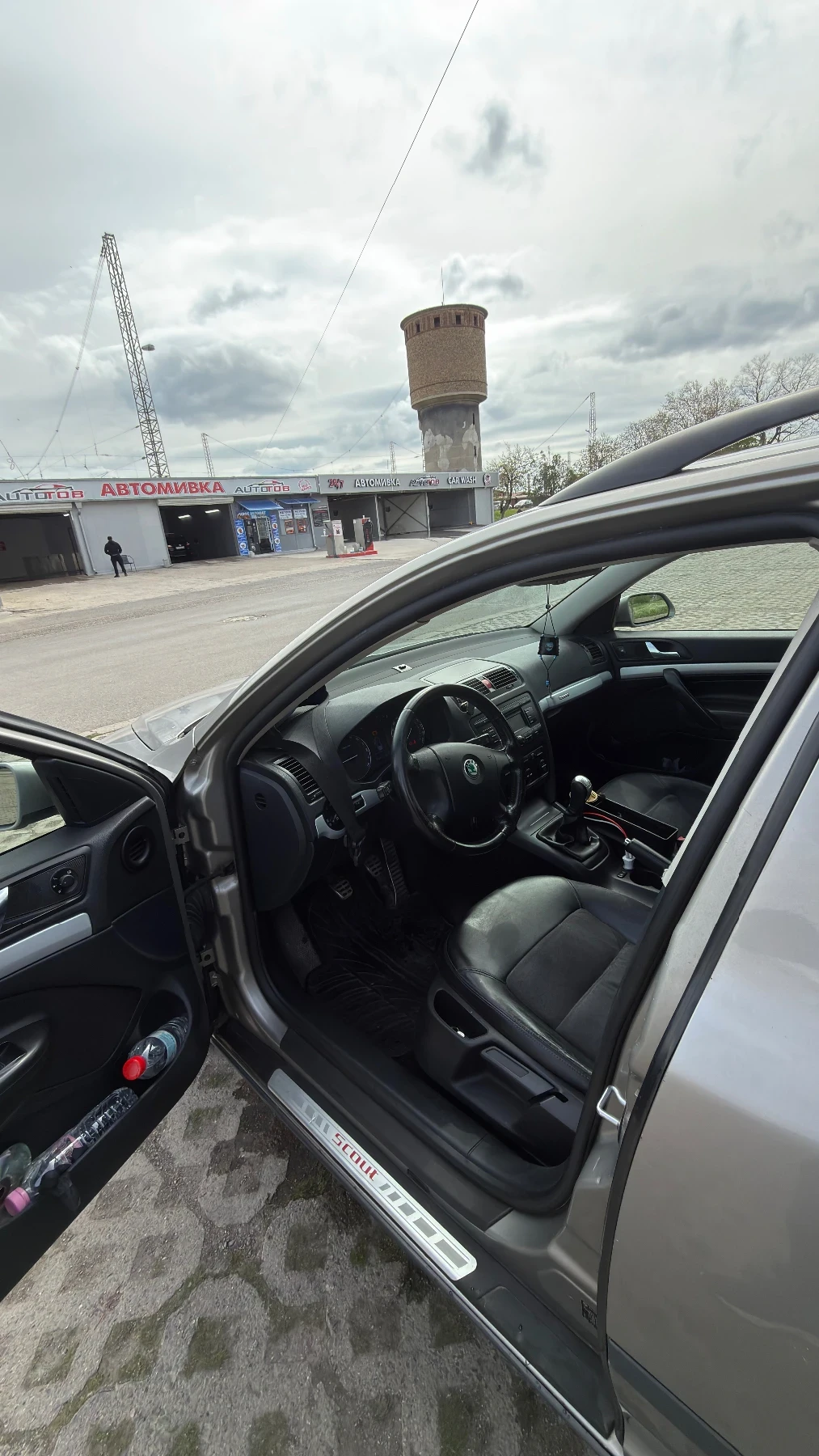 Skoda Octavia Scout 4x4 2.0 BMM, снимка 11 - Автомобили и джипове - 54522325