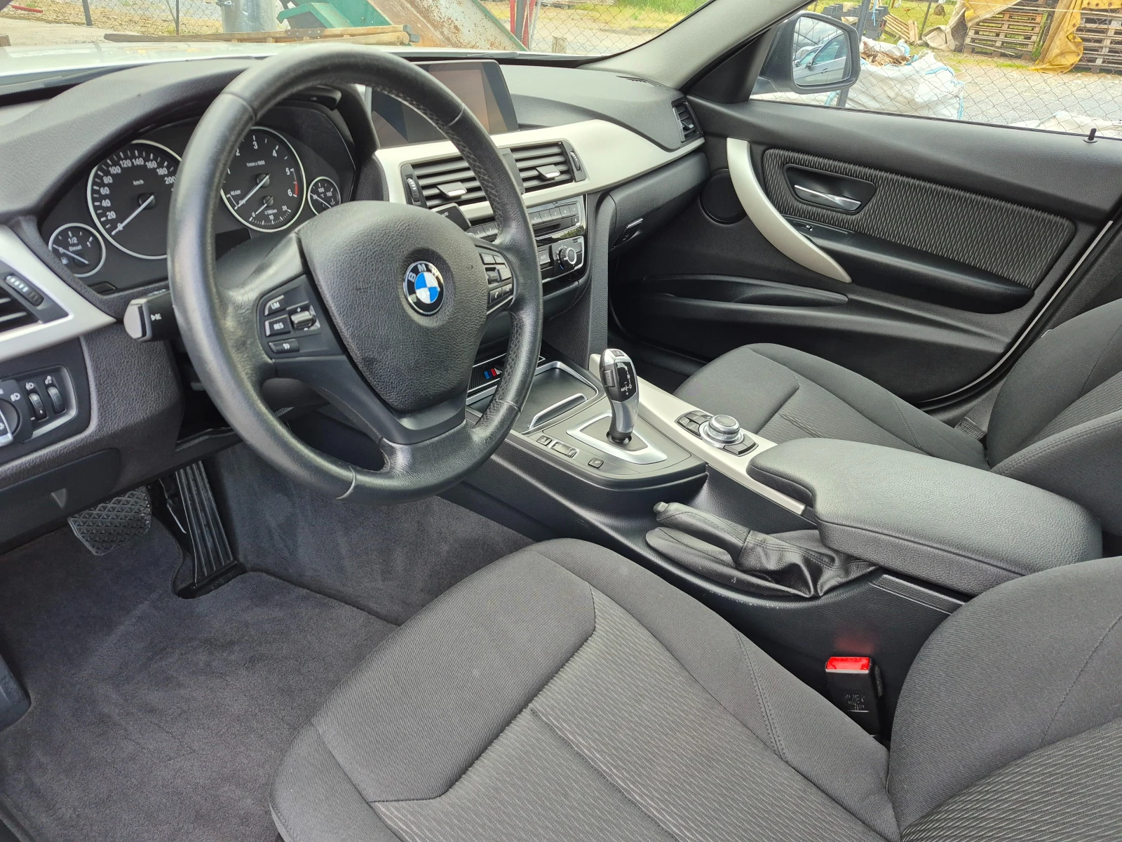 BMW 318 2.0 D, снимка 12 - Автомобили и джипове - 54610682