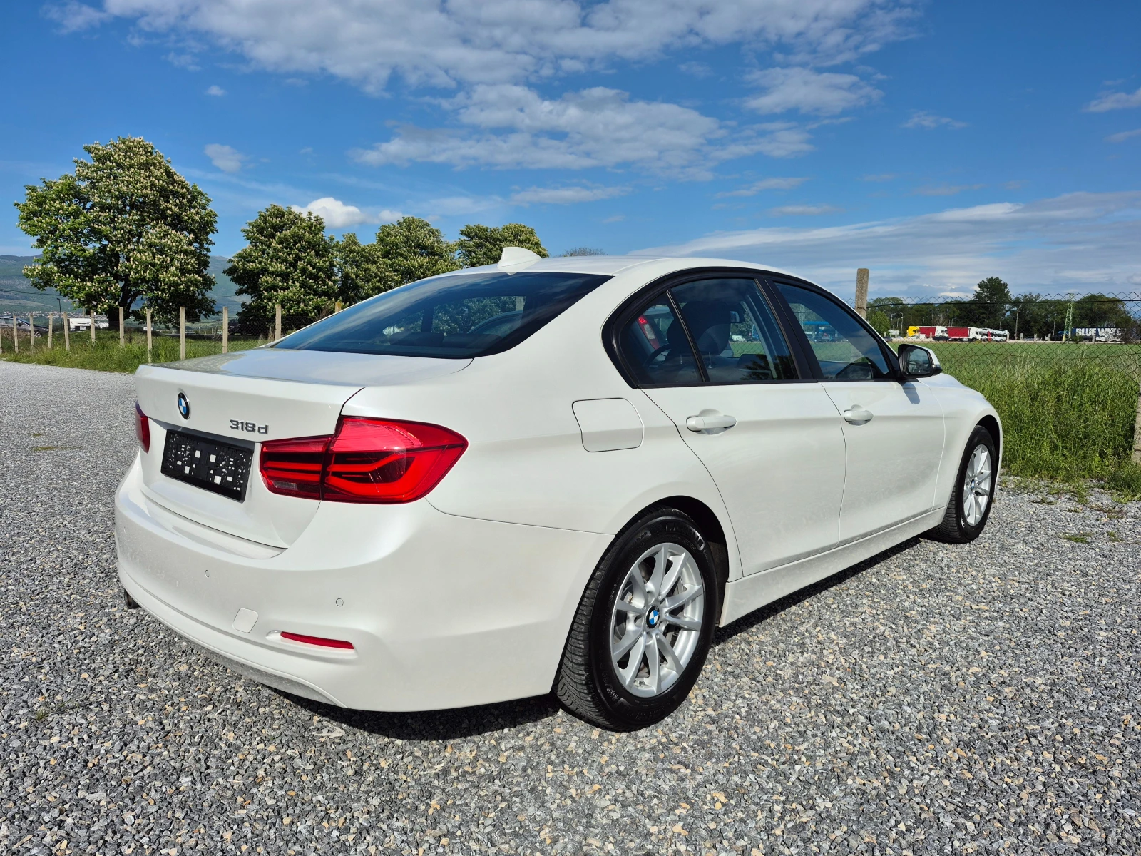 BMW 318 2.0 D, снимка 5 - Автомобили и джипове - 54610682