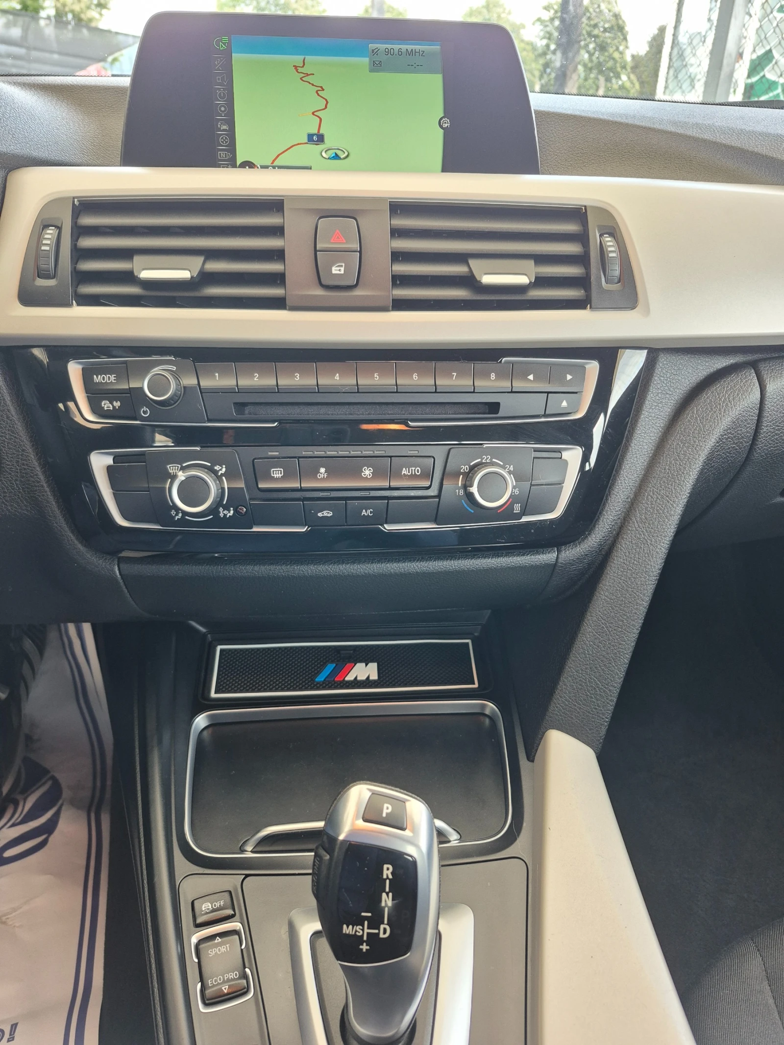 BMW 318 2.0 D, снимка 15 - Автомобили и джипове - 54610682