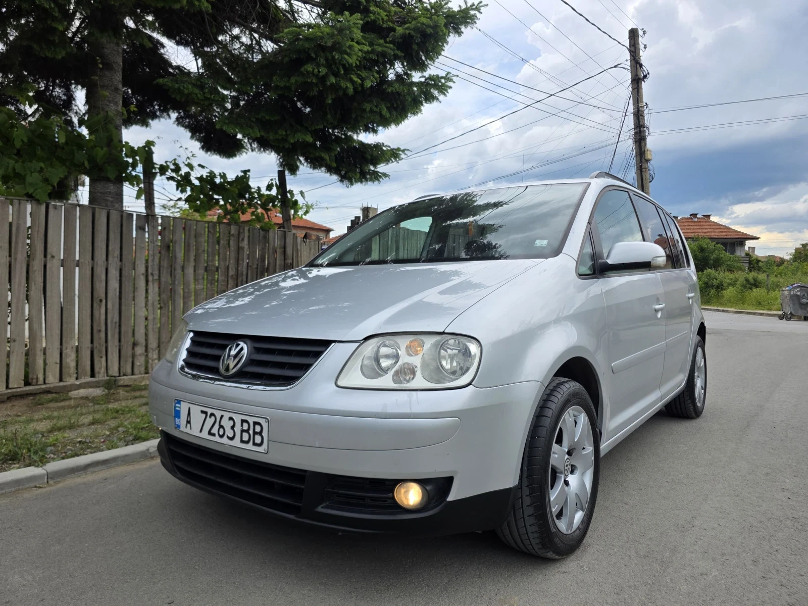 VW Touran 2.0TDI 7-местен с работещ климатроник 