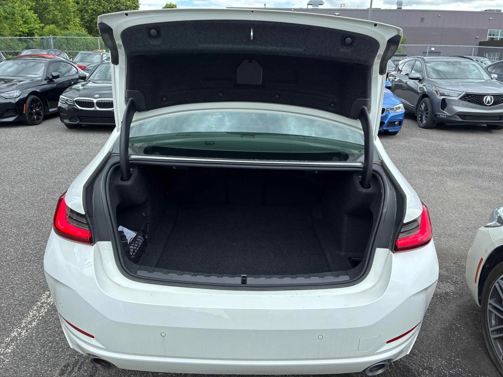BMW 330 ��������� ����� * ������� * �������� * CARFAX | Mobile.bg � ����������� 12