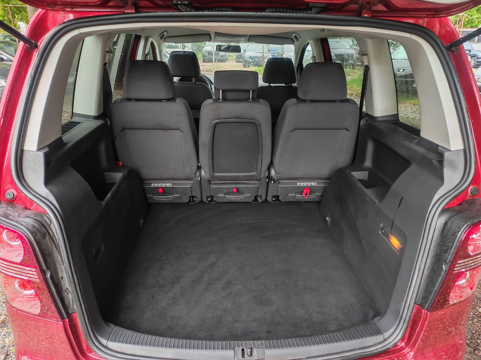 VW Touran, снимка 14 - Автомобили и джипове - 55149334