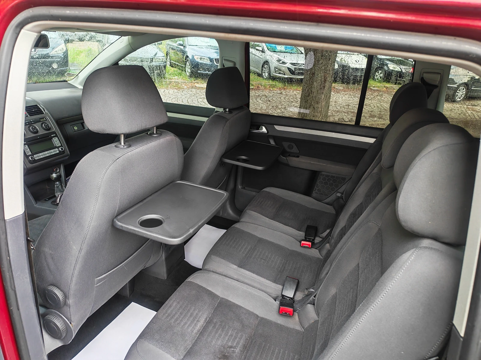 VW Touran, снимка 11 - Автомобили и джипове - 55149334