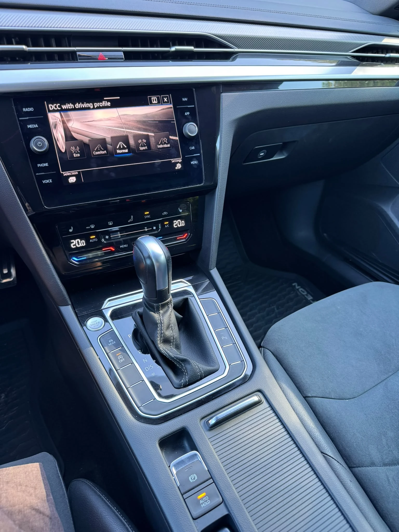 VW Arteon R-Line 2.0 TSI 190 к.с. DSG | DCC , снимка 11 - Автомобили и джипове - 55793486