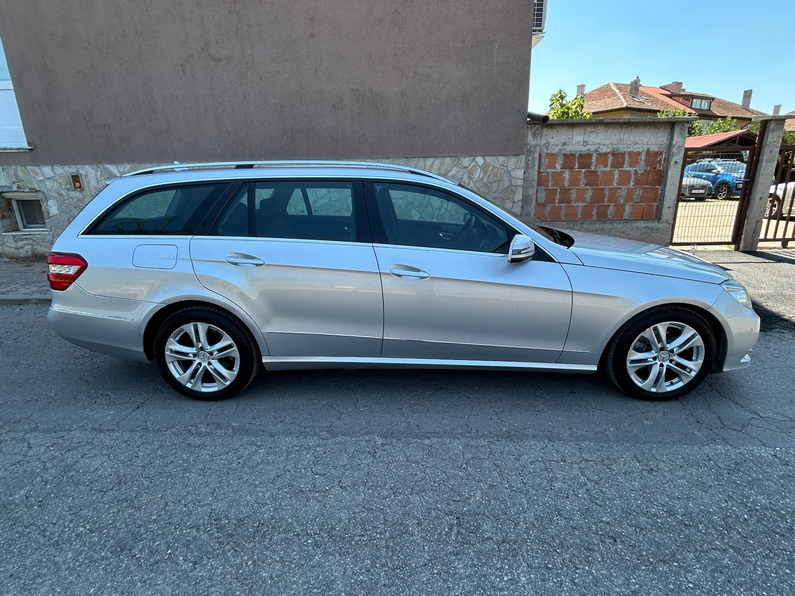 Mercedes-Benz E 220 2.2CDI/Avantgarde, снимка 7 - Автомобили и джипове - 55696578