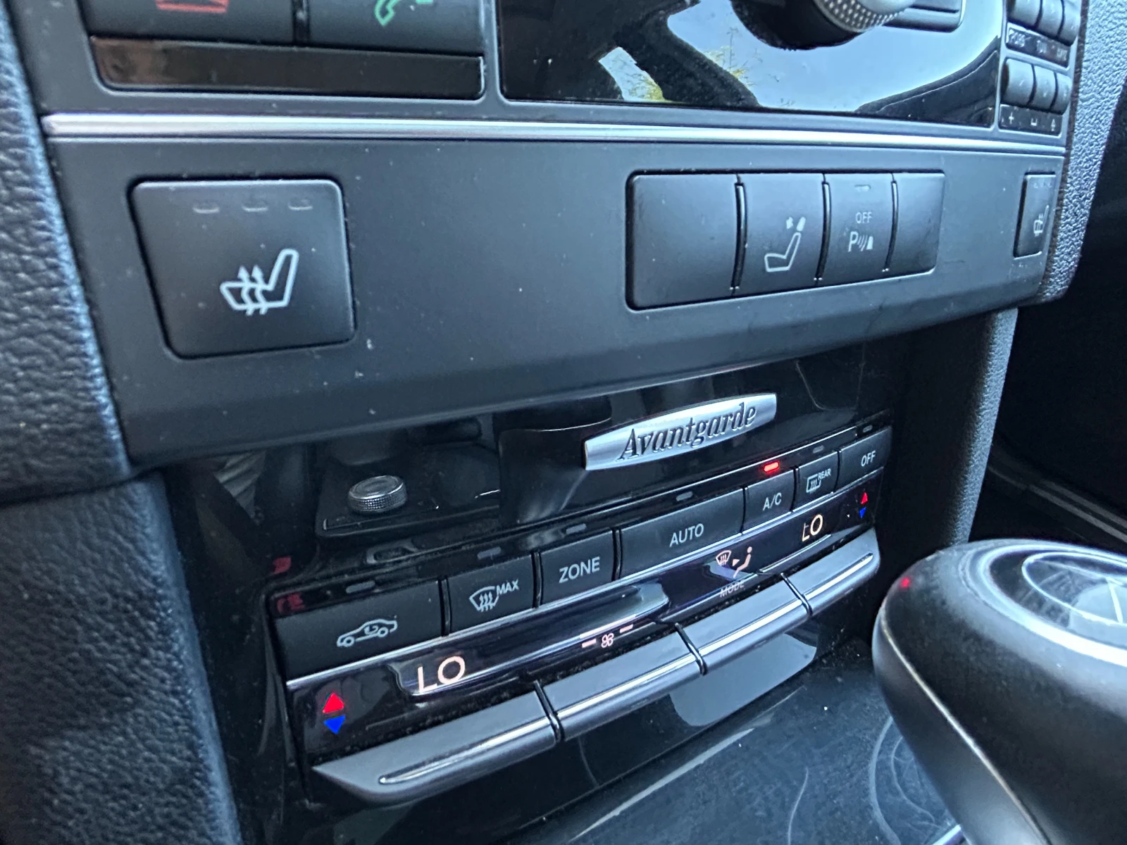 Mercedes-Benz E 220 2.2CDI/Avantgarde, снимка 15 - Автомобили и джипове - 55696578