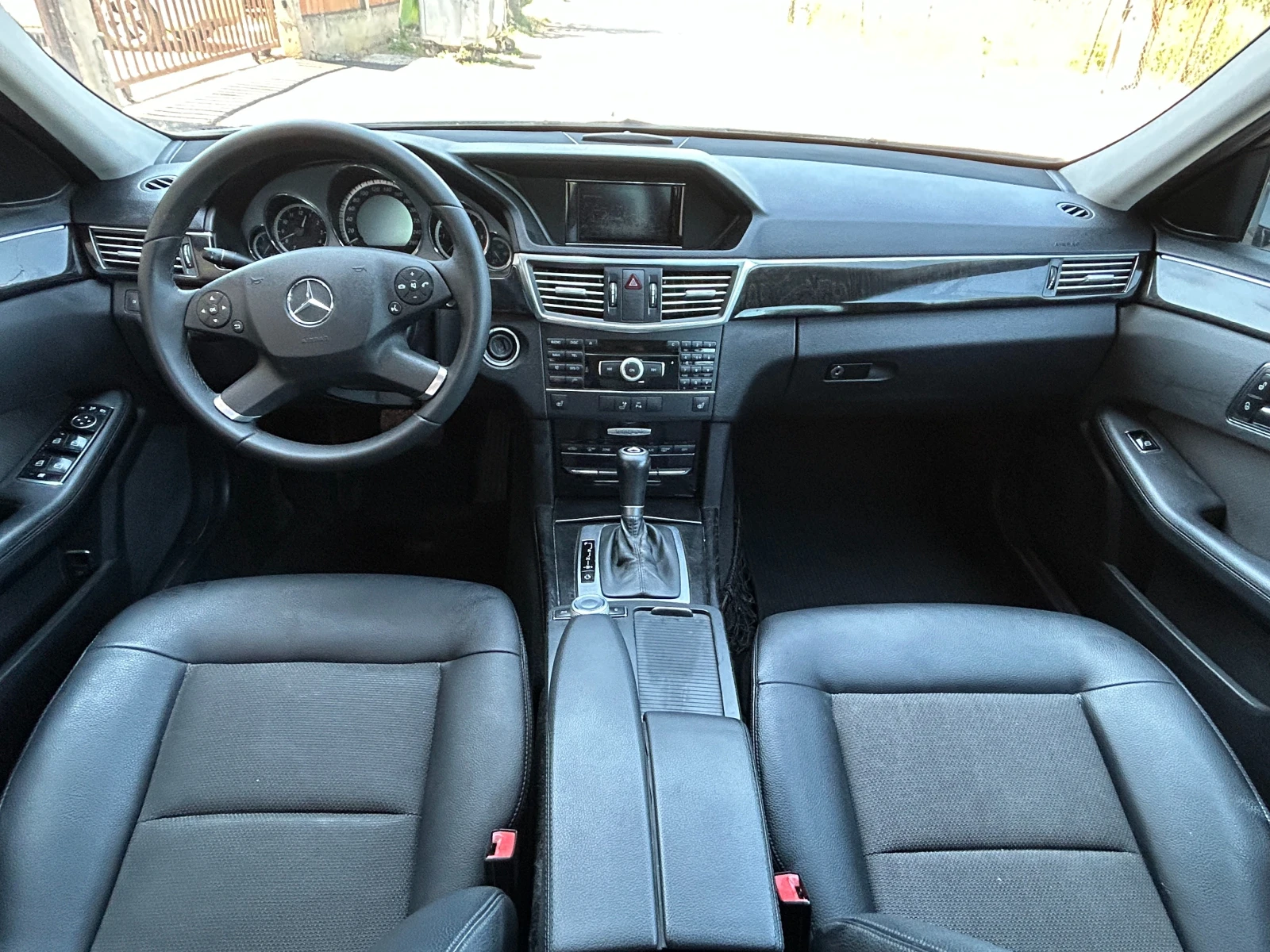 Mercedes-Benz E 220 2.2CDI/Avantgarde, снимка 13 - Автомобили и джипове - 55696578