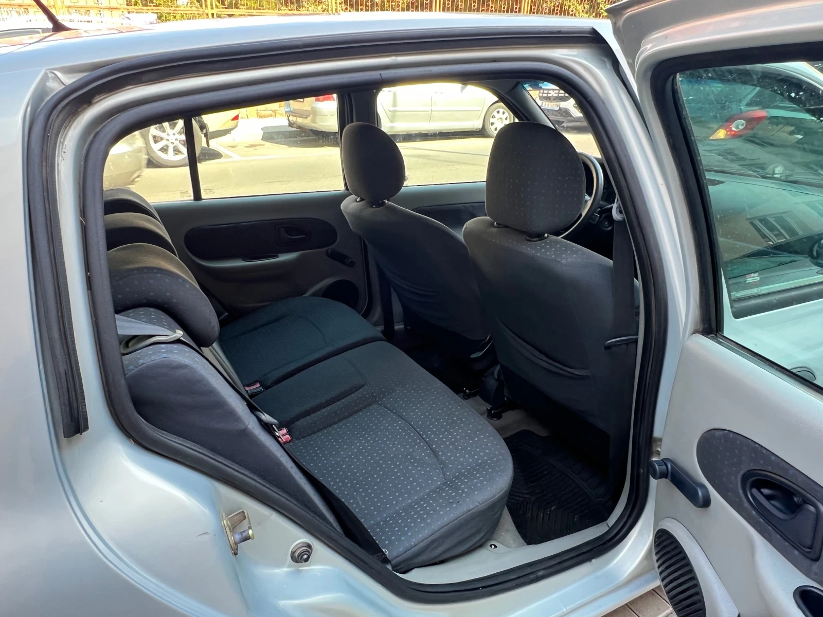 Renault Clio, снимка 2 - Автомобили и джипове - 55848790