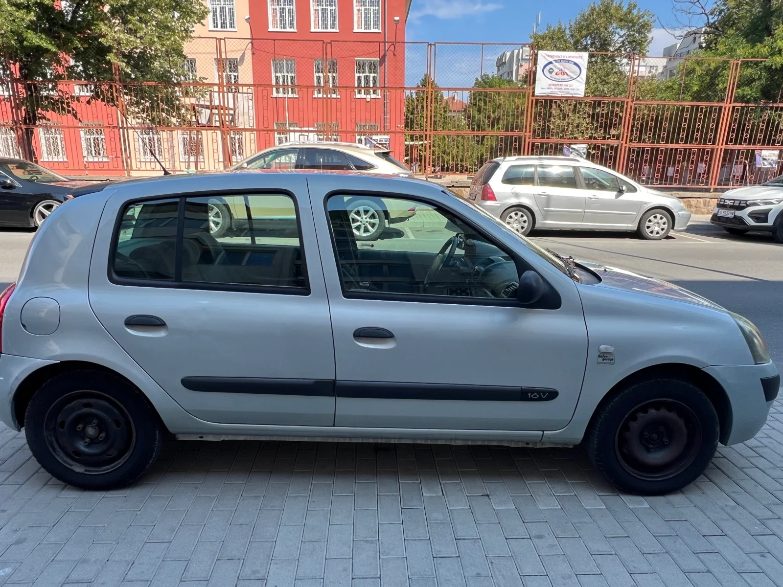 Renault Clio, снимка 6 - Автомобили и джипове - 55848790