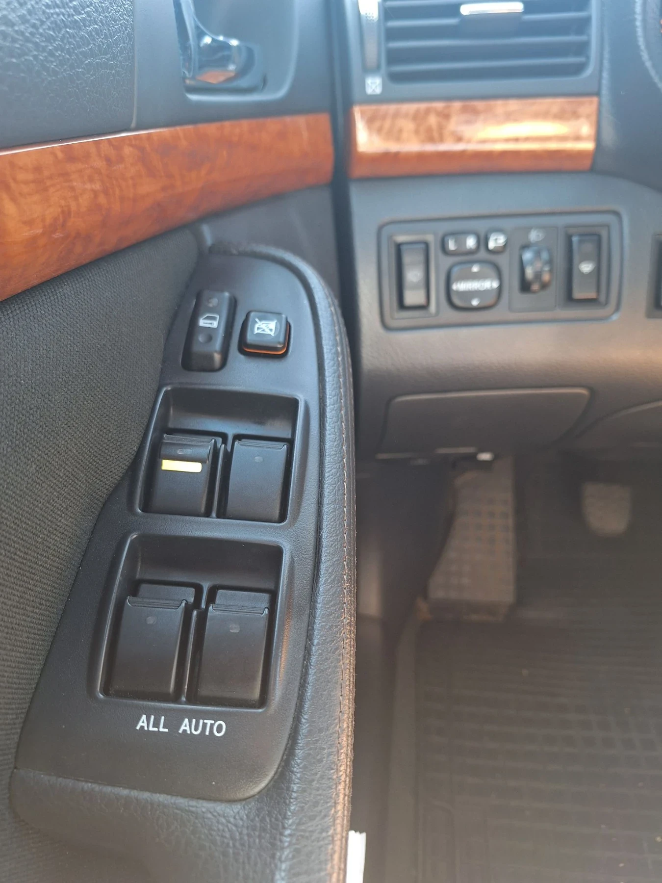 Toyota Avensis T250 2.0 D-4D Facelift , снимка 8 - Автомобили и джипове - 55887555