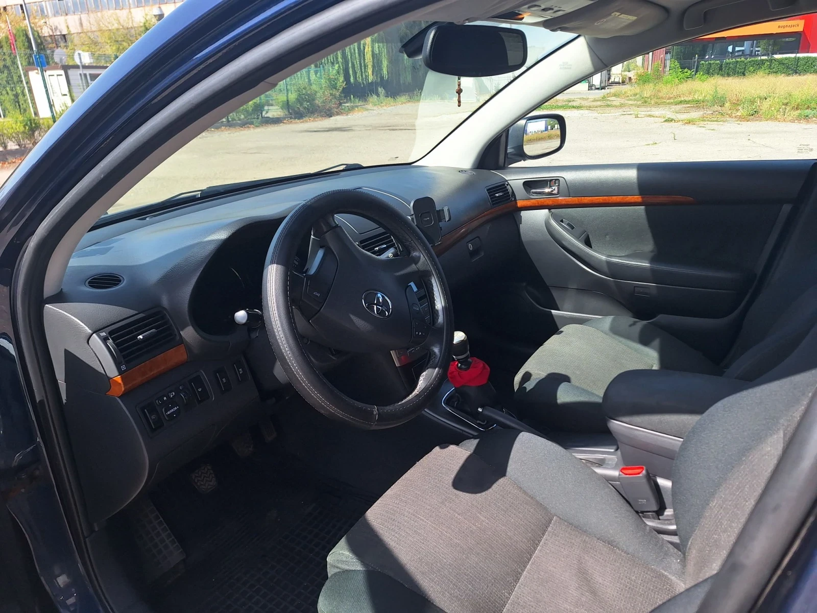 Toyota Avensis T250 2.0 D-4D Facelift , снимка 5 - Автомобили и джипове - 55887555