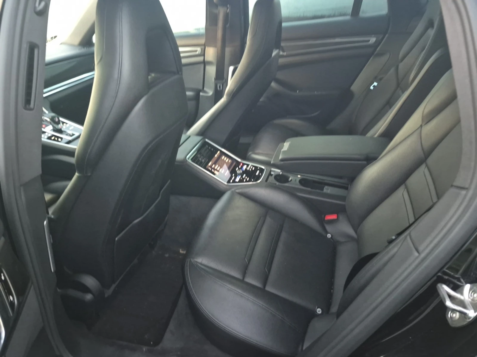 Porsche Panamera 4, АВТОКРЕДИТ, снимка 11 - Автомобили и джипове - 56636177