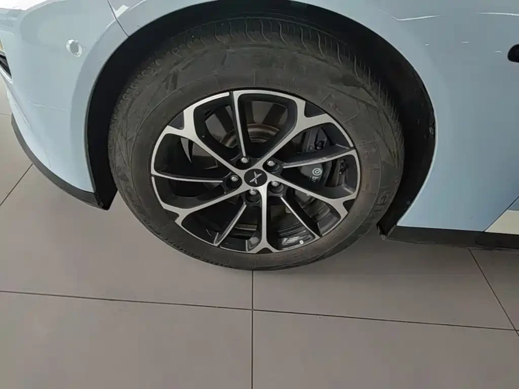 Xpeng P7 P7i 610 Peng Wing Performance Edition, снимка 7 - Автомобили и джипове - 56645199