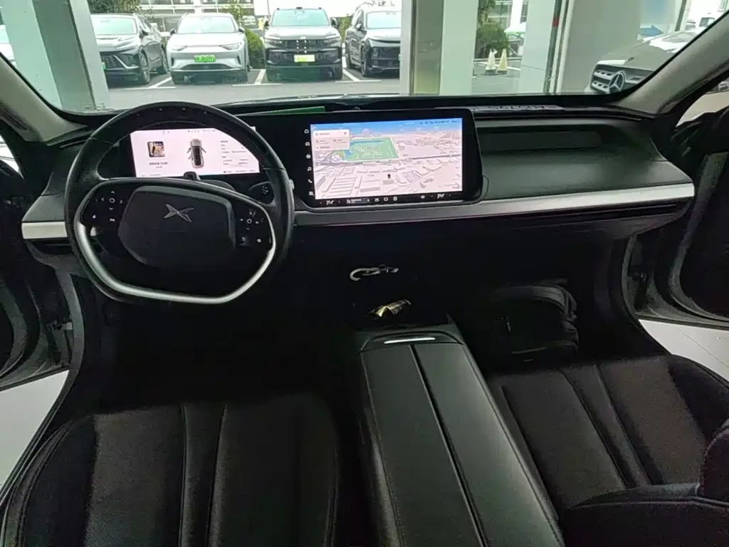 Xpeng P7 P7i 610 Peng Wing Performance Edition, снимка 10 - Автомобили и джипове - 56645199