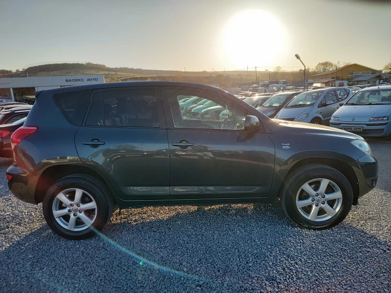 Toyota Rav4 2.2D-4D, снимка 7 - Автомобили и джипове - 38559484