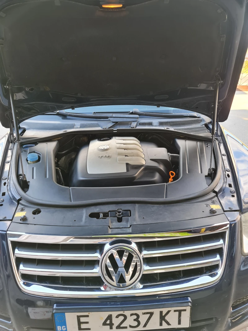 VW Touareg, снимка 14 - Автомобили и джипове - 51466159