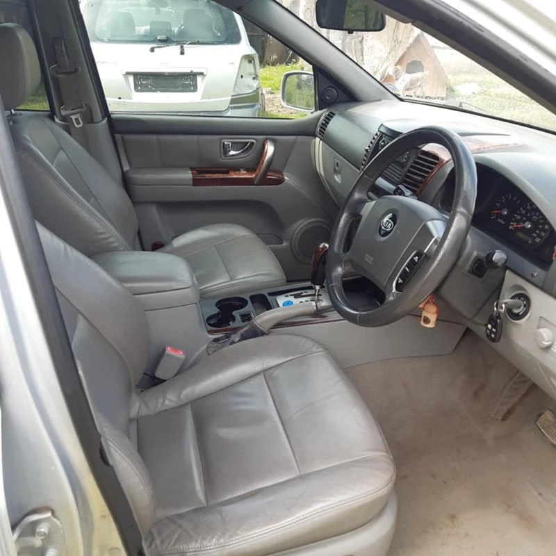 Kia Sorento 2.5 CRDI , снимка 7 - Автомобили и джипове - 36564835