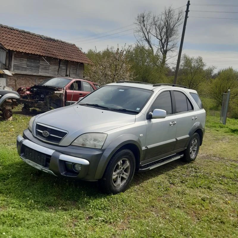 Kia Sorento 2.5 CRDI , снимка 2 - Автомобили и джипове - 36564835