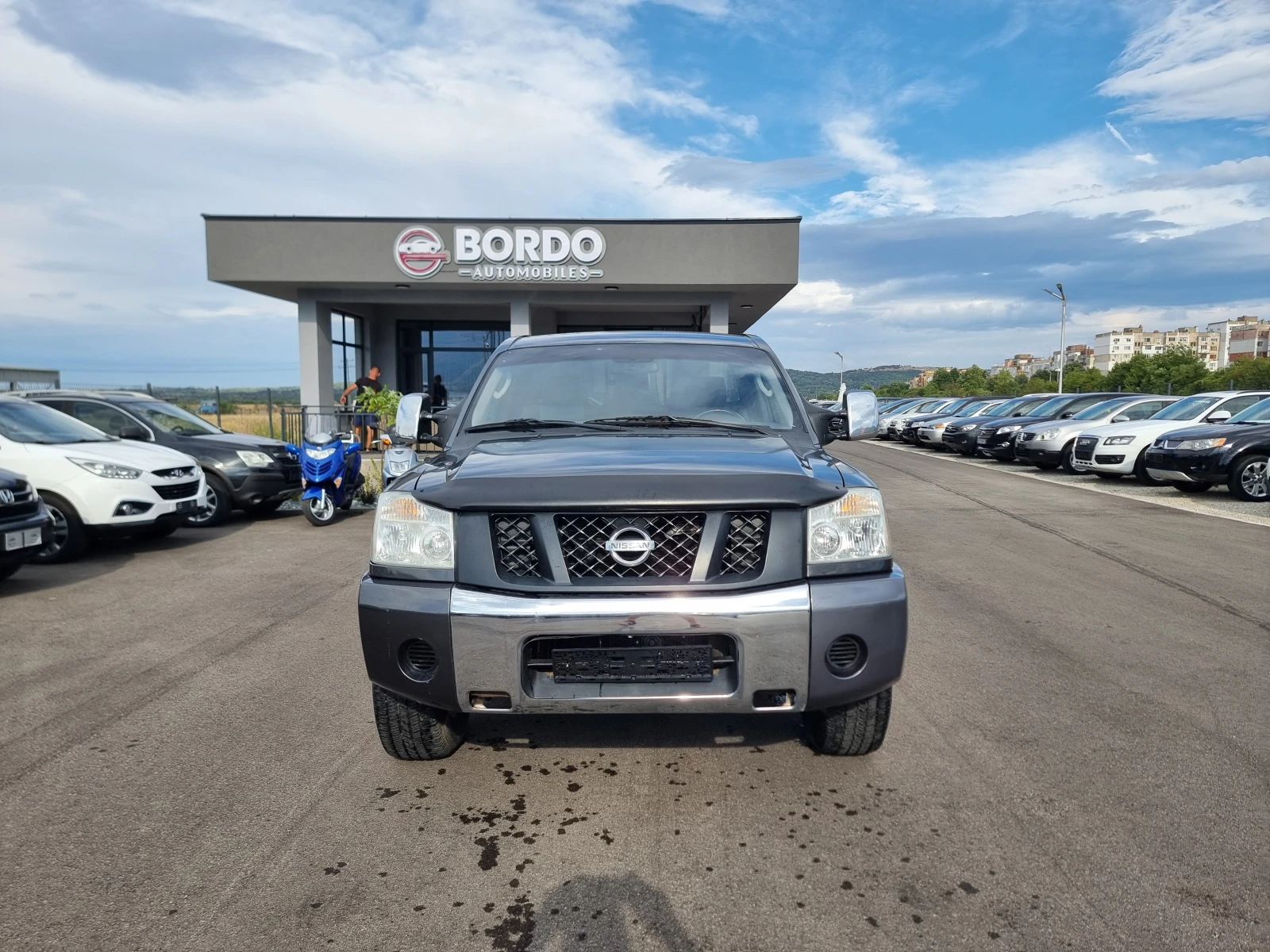Nissan Titan crew cab 5.6LE, снимка 1
