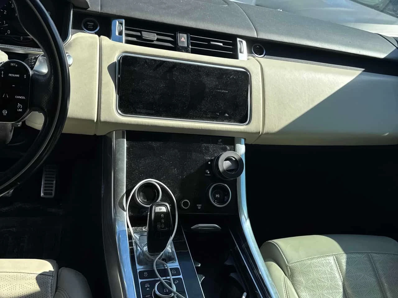 Land Rover Range Rover Sport * АВТО КРЕДИТ* ЦЕНА ДО БГ * СЕРВИЗНА ИСТОРИЯ * , снимка 9 - Автомобили и джипове - 53748406