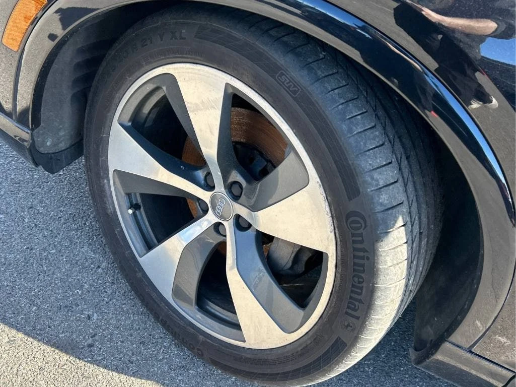 Audi Q7 * CARFAX* ДИСТРОНИК* ХЕД-ЪП* ОБДУХВАНЕ*  - изображение 5