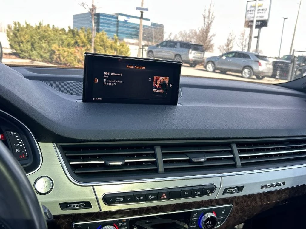 Audi Q7 * CARFAX* ДИСТРОНИК* ХЕД-ЪП* ОБДУХВАНЕ*  - изображение 10