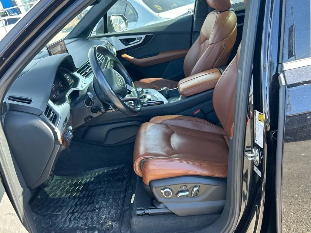 Audi Q7 * CARFAX* ДИСТРОНИК* ХЕД-ЪП* ОБДУХВАНЕ* , снимка 13 - Автомобили и джипове - 53779588