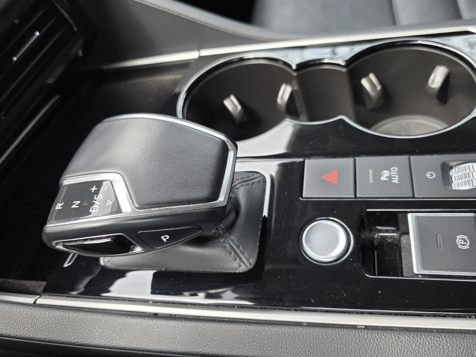 VW Touareg V6 TDI, снимка 7 - Автомобили и джипове - 54693628