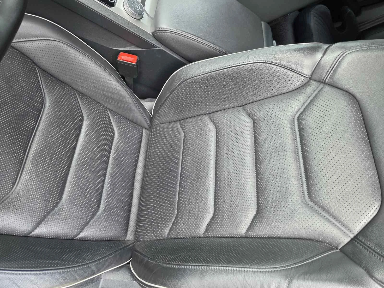 VW Touareg V6 TDI, снимка 12 - Автомобили и джипове - 54693628
