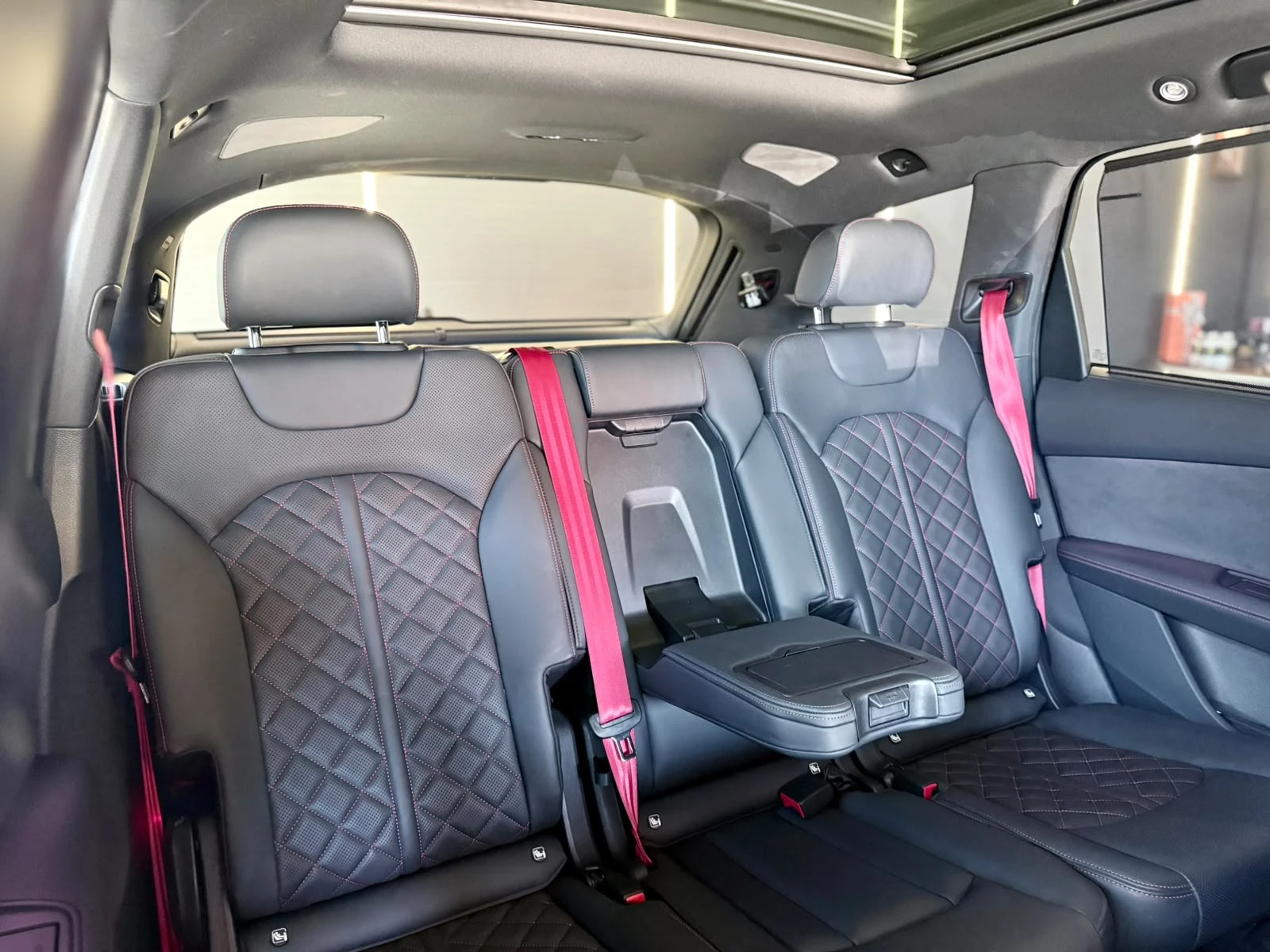 Audi SQ7 ГАРАНЦИОНЕН* 7 МЕСТЕН* Pano* B&O* Full* ЛИЗИНГ , снимка 16 - Автомобили и джипове - 55231307