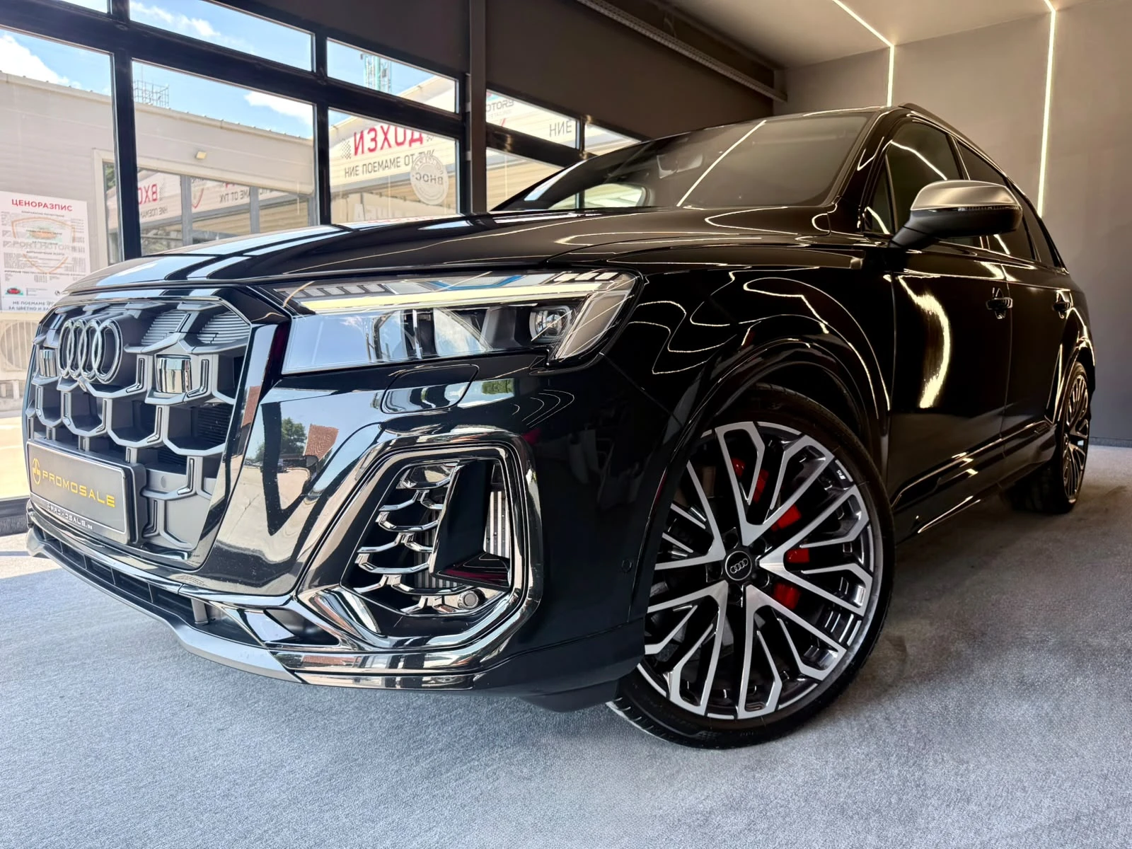 Audi SQ7 ГАРАНЦИОНЕН* 7 МЕСТЕН* Pano* B&O* Full* ЛИЗИНГ , снимка 3 - Автомобили и джипове - 55231307