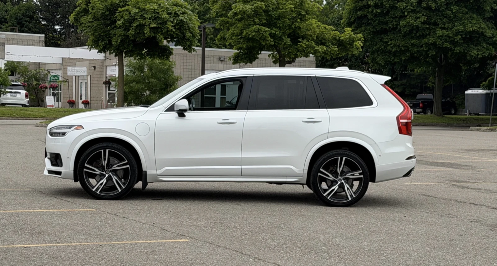 Volvo Xc90 T8 R-Design / Bowers & Wilkins / 360 Камери / ПАНО, снимка 8 - Автомобили и джипове - 55465434