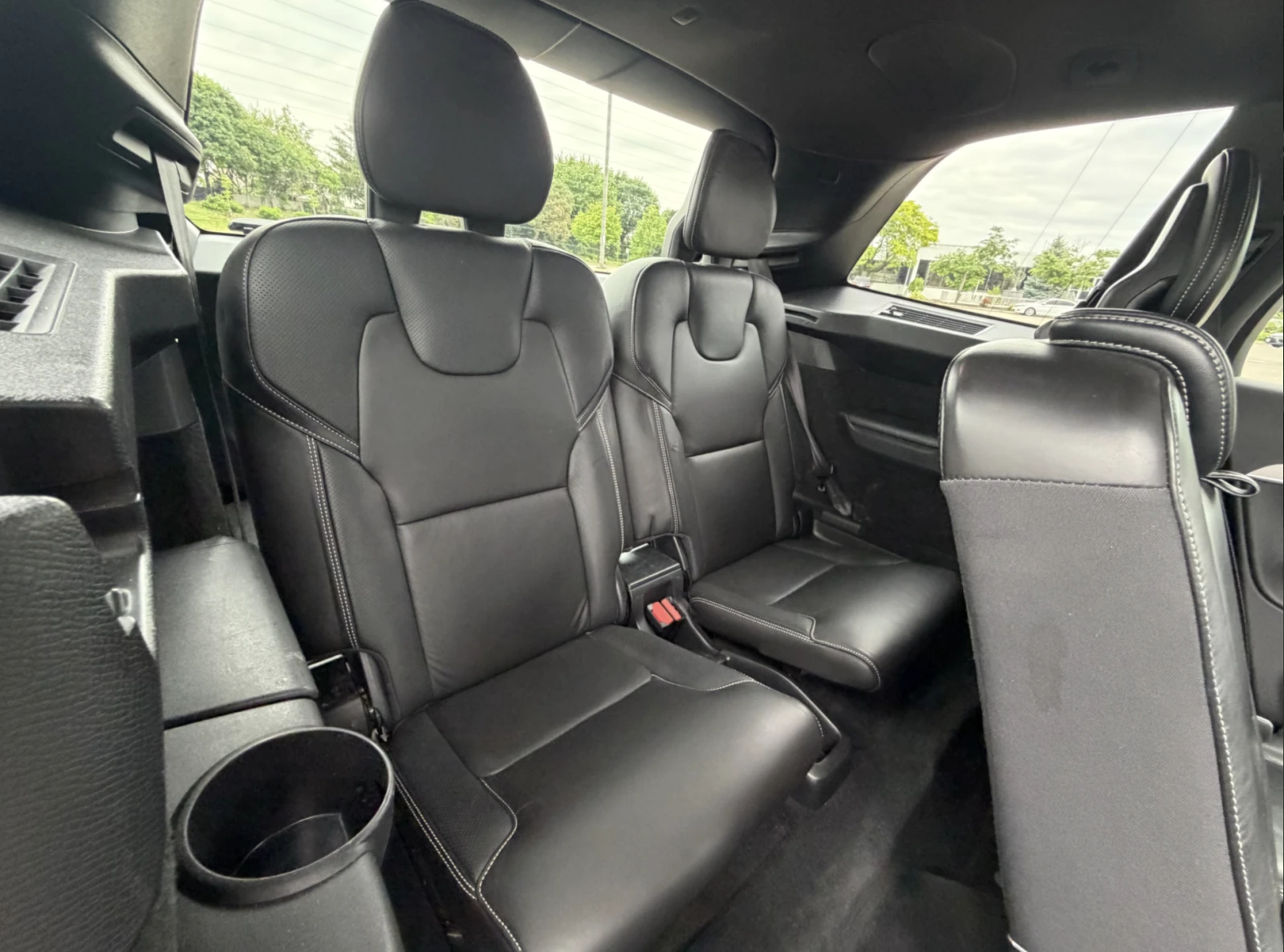 Volvo Xc90 T8 R-Design / Bowers & Wilkins / 360 Камери / ПАНО, снимка 15 - Автомобили и джипове - 55465434