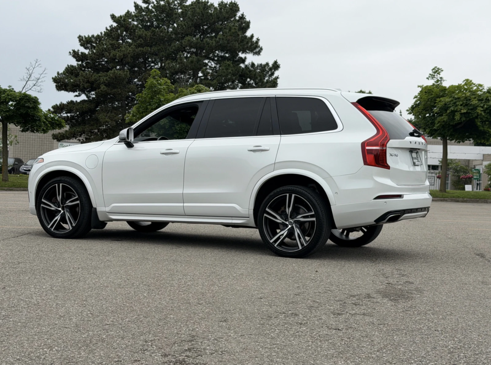 Volvo Xc90 T8 R-Design / Bowers & Wilkins / 360 Камери / ПАНО, снимка 7 - Автомобили и джипове - 55465434