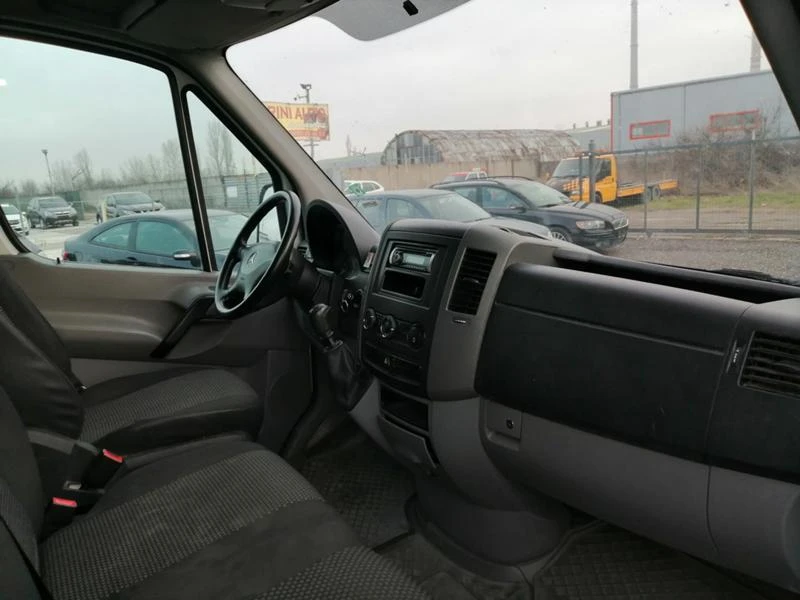 Mercedes-Benz Sprinter 318 CDI КЛИМАТРОНИК, снимка 13 - Бусове и автобуси - 35186723