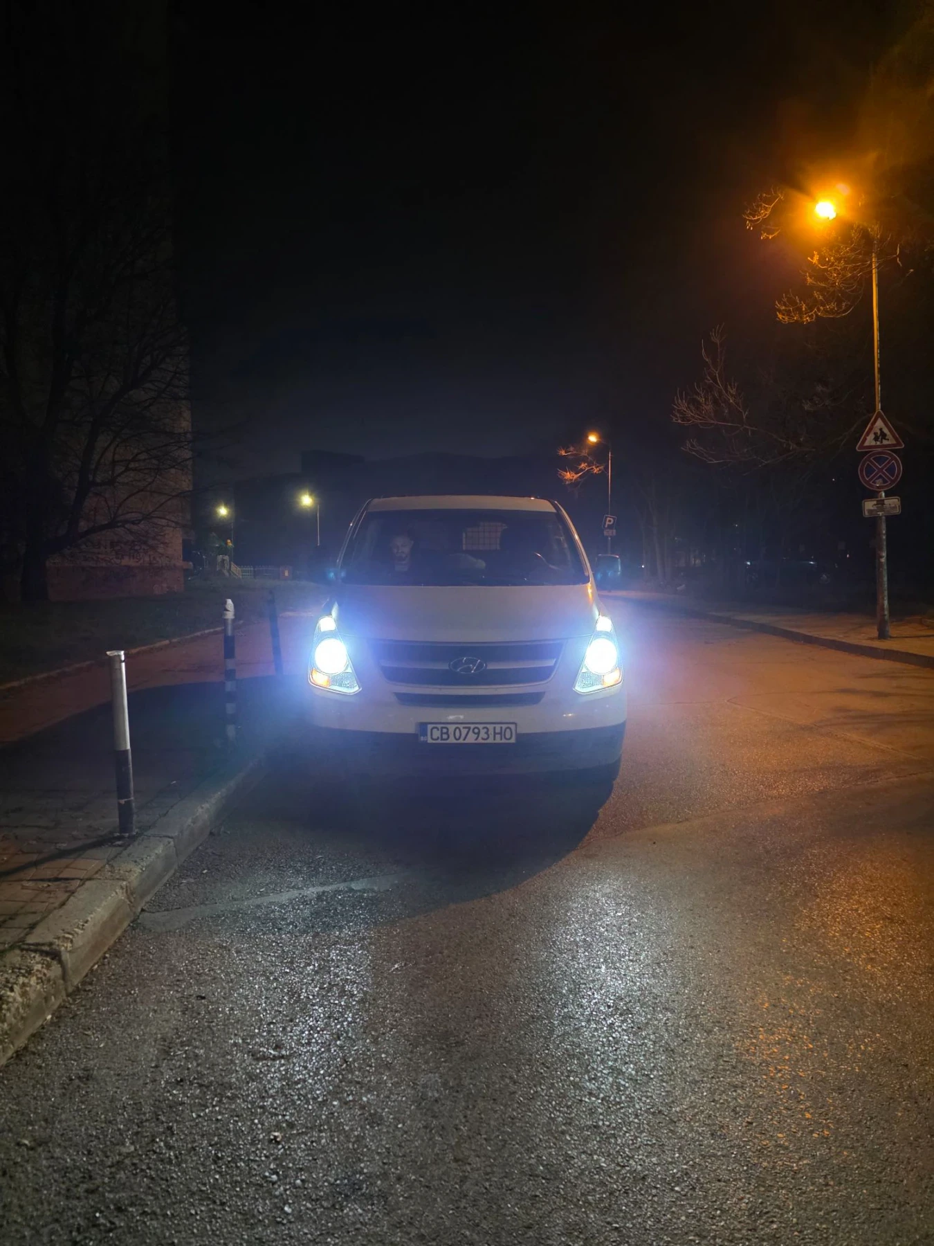 Hyundai H1 2.5crdi, снимка 7 - Бусове и автобуси - 56565672