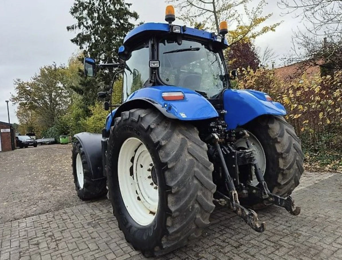 Трактор New Holland  - изображение 3