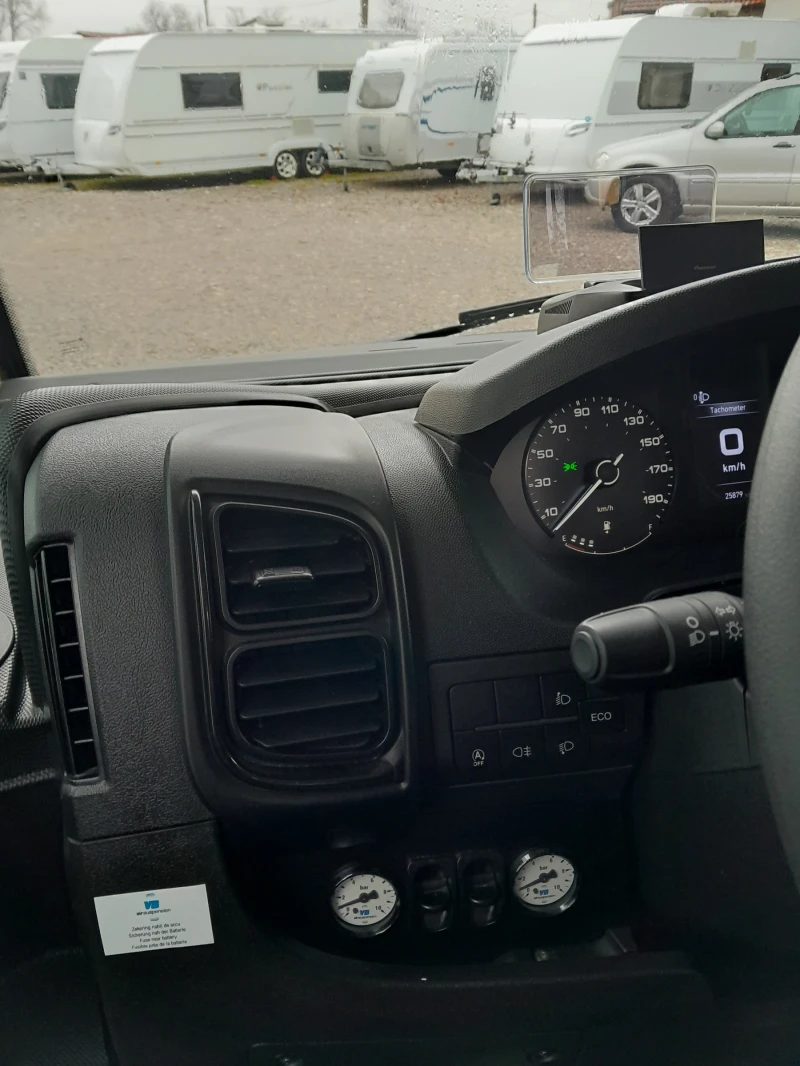 Кемпер Weinsberg CaraCore 650 MEG, снимка 8 - Каравани и кемпери - 53244368