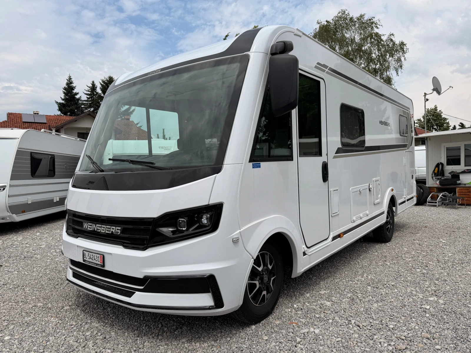 Кемпер Weinsberg CaraCore 650 MEG Зимен 