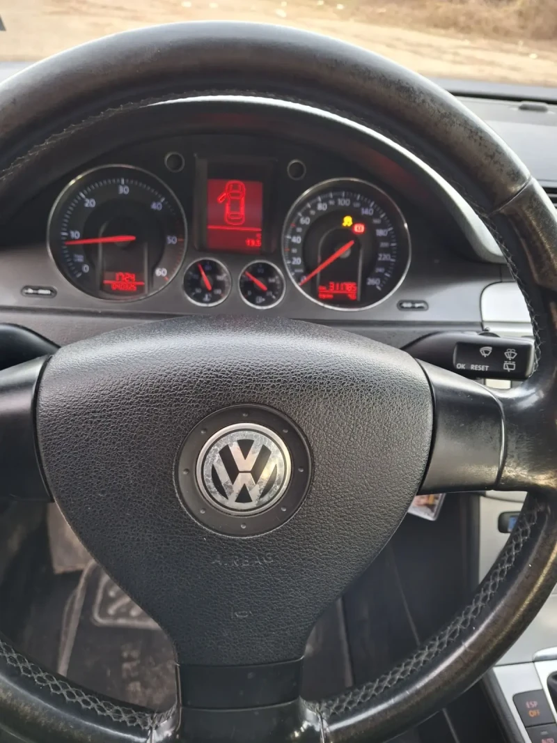 VW Passat 2.0 TDI, снимка 9 - Автомобили и джипове - 49457506