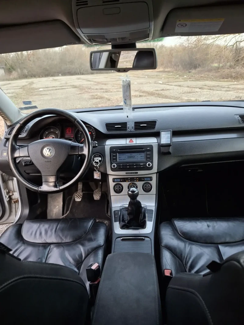 VW Passat 2.0 TDI, снимка 8 - Автомобили и джипове - 49457506