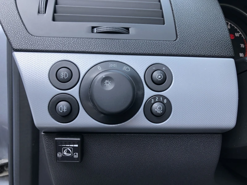 Opel Astra, снимка 5 - Автомобили и джипове - 52358132