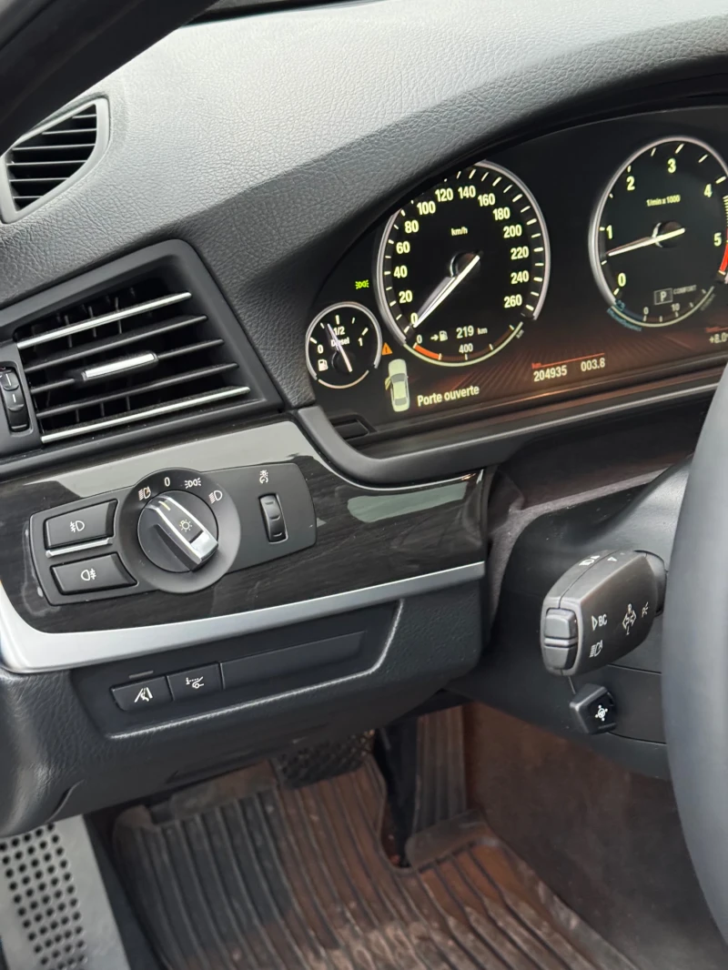 BMW 530 XDrive M packet 258 k.c Фул Екстри, снимка 8 - Автомобили и джипове - 52843875