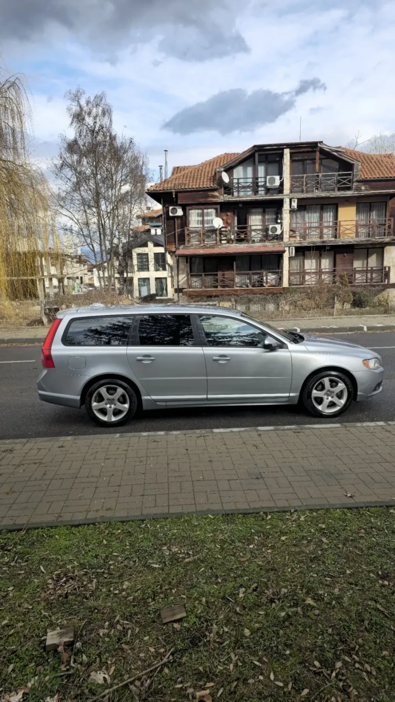Volvo V70 2.4 D5, снимка 5 - Автомобили и джипове - 52973101