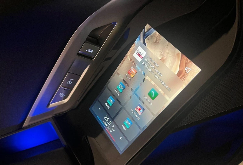 BMW i7 xDRIVE60 M-SPORT PAKET TV H/K 360 CAMERA, снимка 9 - Автомобили и джипове - 53406867