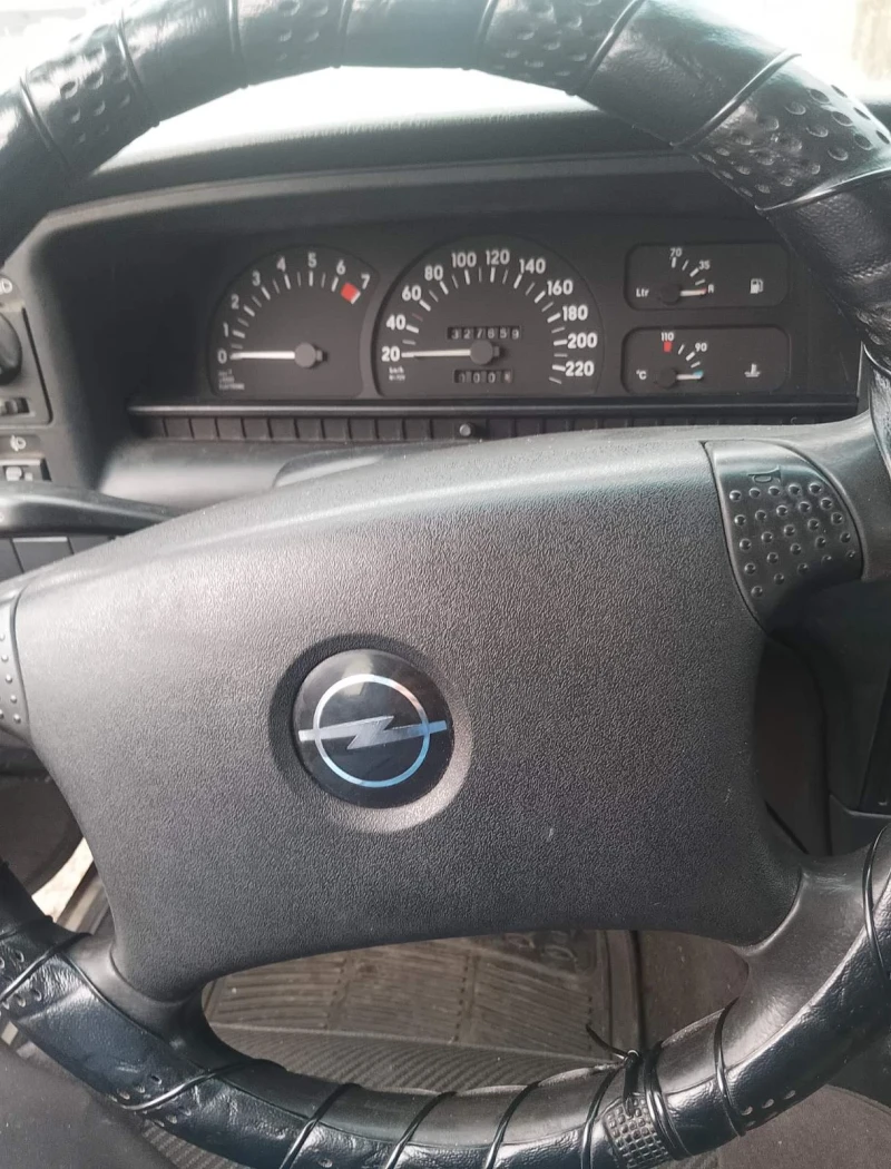 Opel Omega, снимка 6 - Автомобили и джипове - 53496369